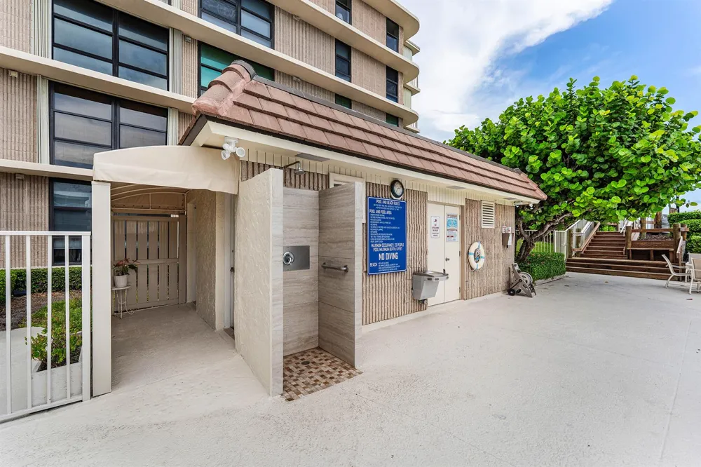 3200 S OCEAN BOULEVARD #A202 Palm Beach, FL 33480