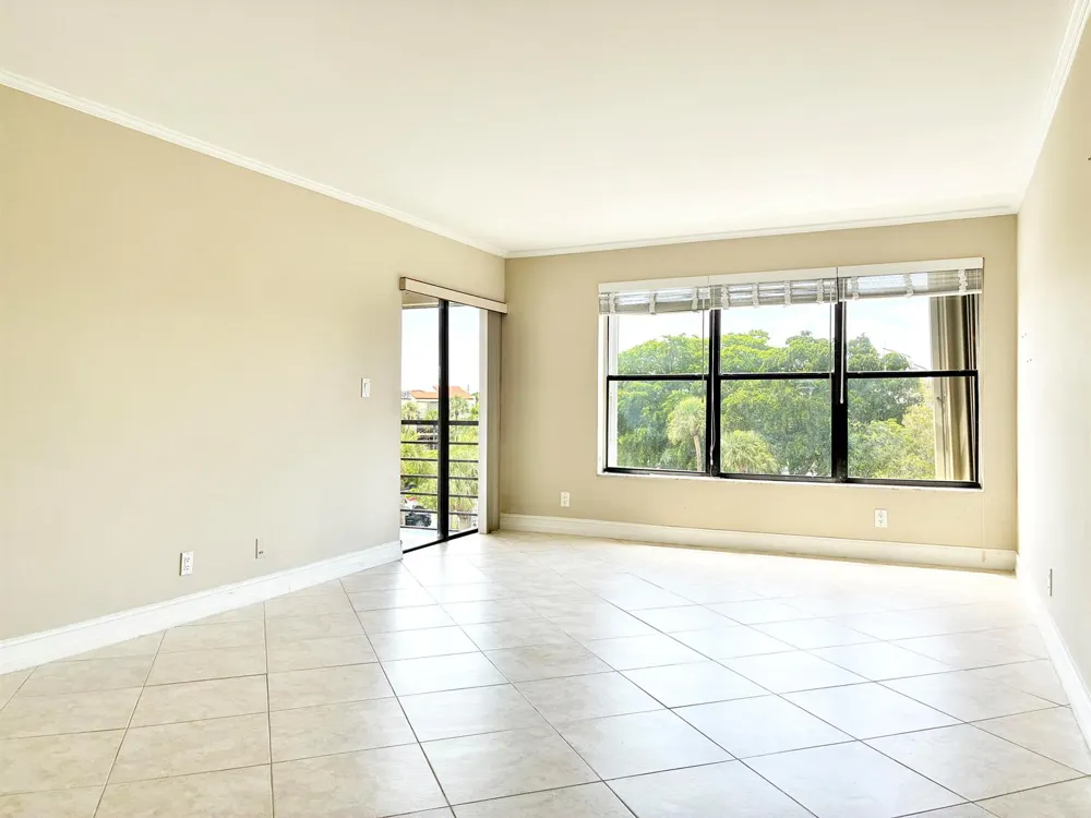 2306 S Cypress Bend Drive #420 Pompano Beach, FL 33069