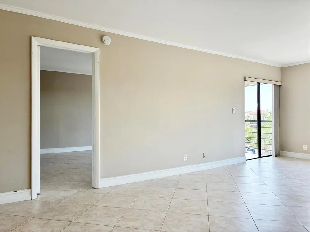 2306 S Cypress Bend Drive #420 Pompano Beach, FL 33069