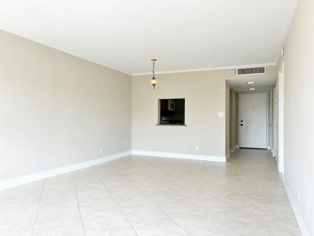 2306 S Cypress Bend Drive #420 Pompano Beach, FL 33069