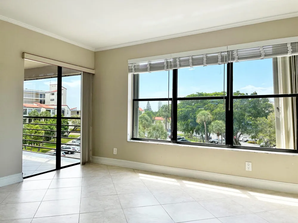 2306 S Cypress Bend Drive #420 Pompano Beach, FL 33069