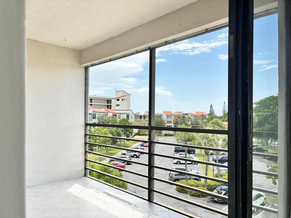 2306 S Cypress Bend Drive #420 Pompano Beach, FL 33069
