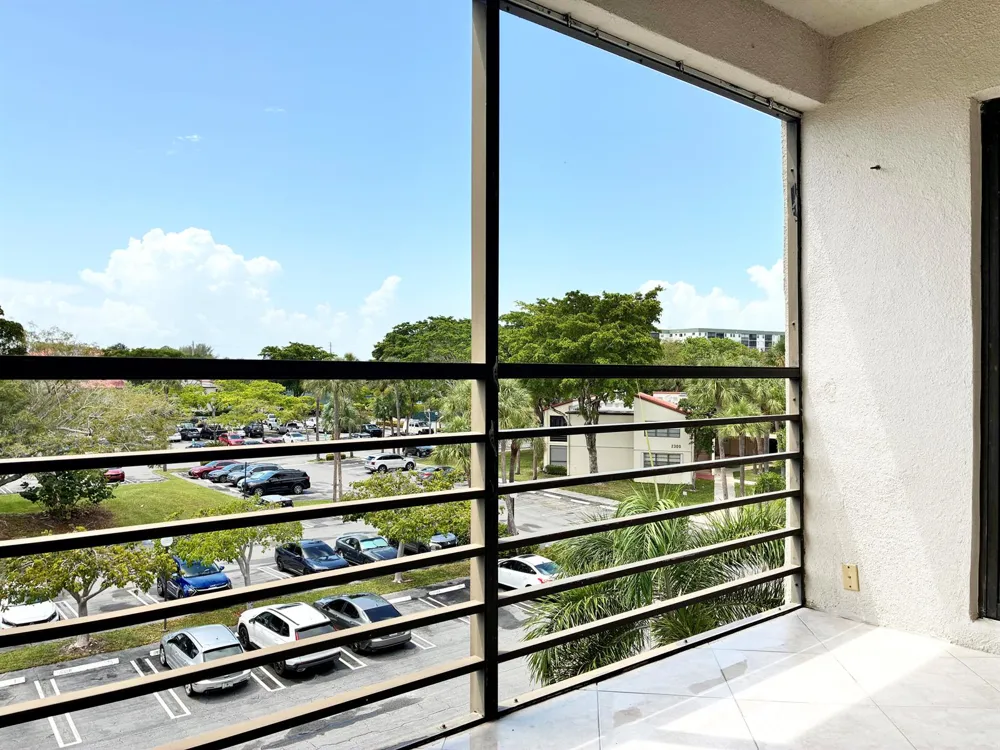 2306 S Cypress Bend Drive #420 Pompano Beach, FL 33069