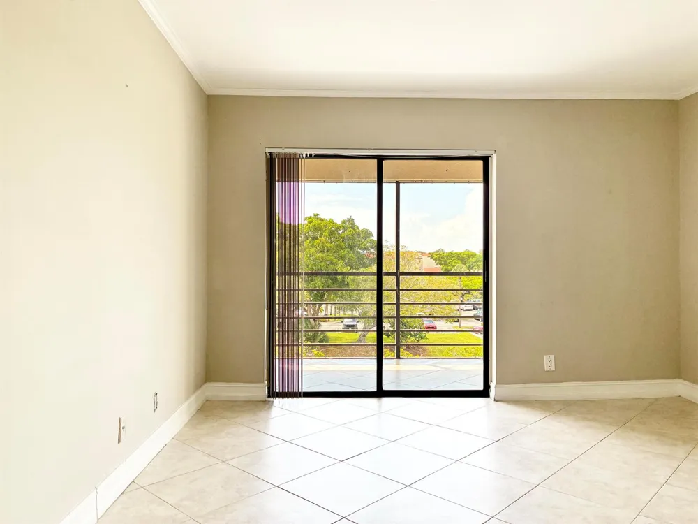 2306 S Cypress Bend Drive #420 Pompano Beach, FL 33069