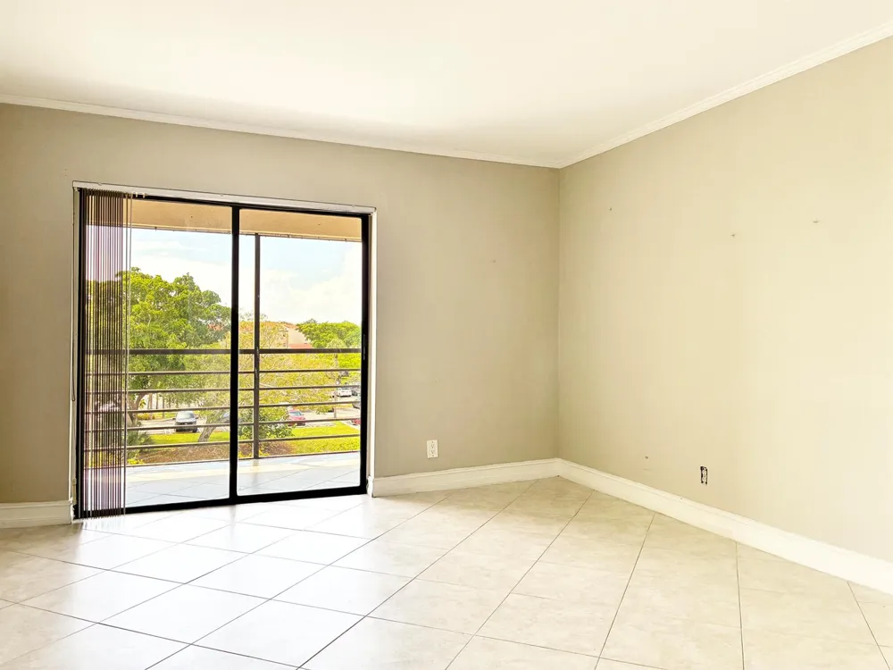 2306 S Cypress Bend Drive #420 Pompano Beach, FL 33069