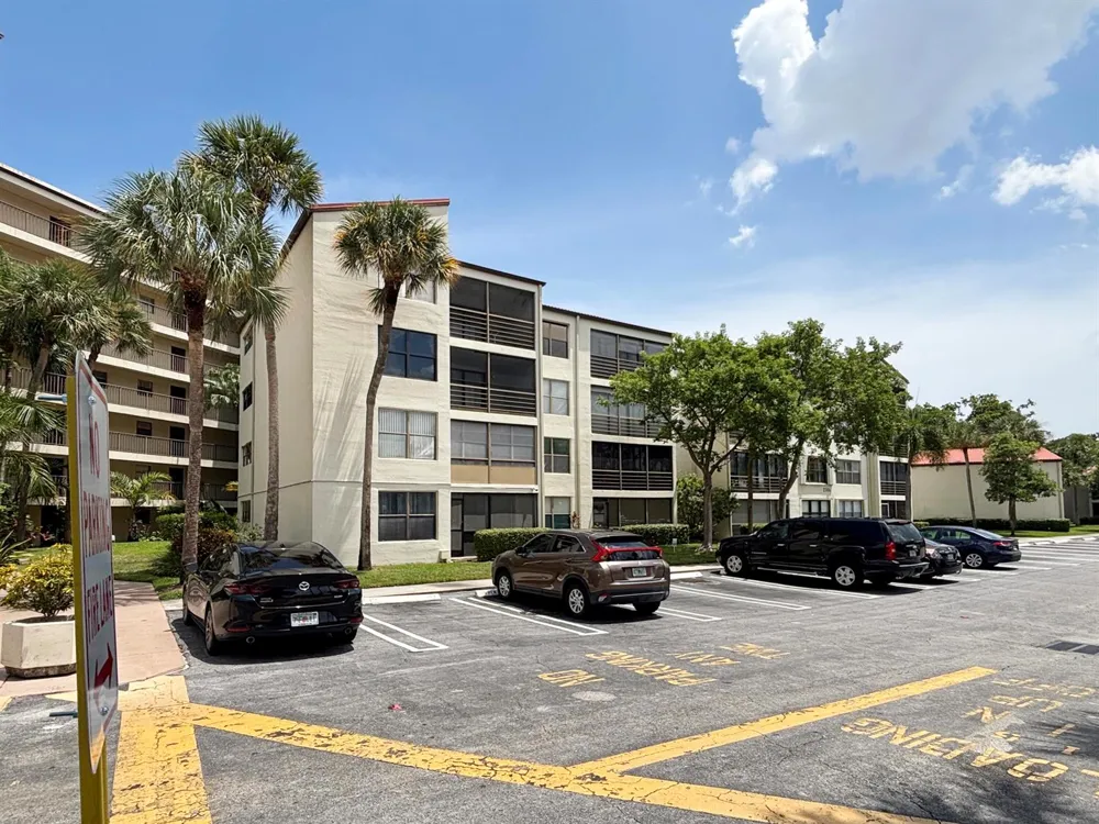 2306 S Cypress Bend Drive #420 Pompano Beach, FL 33069
