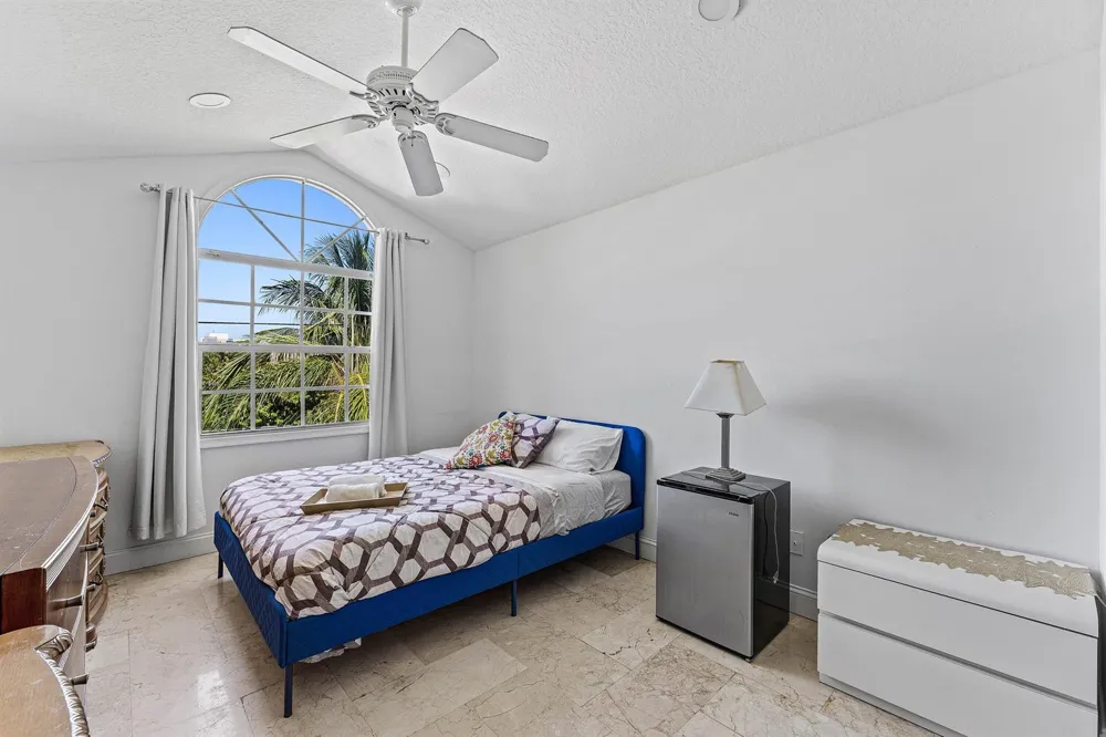 2350 NW 5TH AVENUE Boca Raton, FL 33431