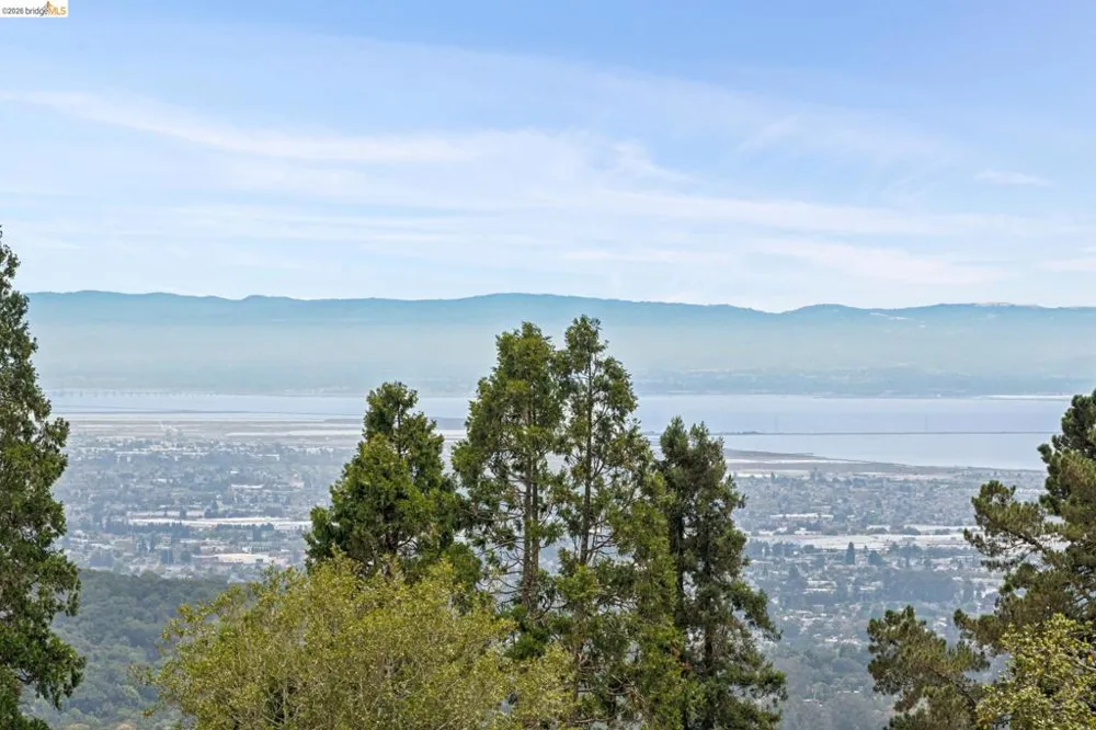 13474 Skyline Blvd Oakland, CA 94619