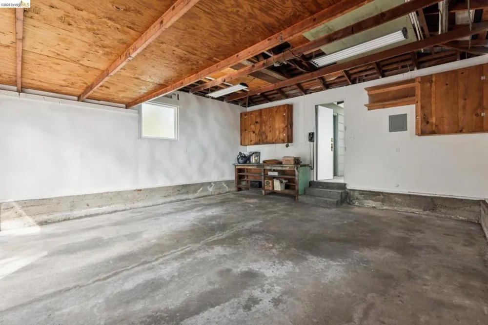 13474 Skyline Blvd Oakland, CA 94619