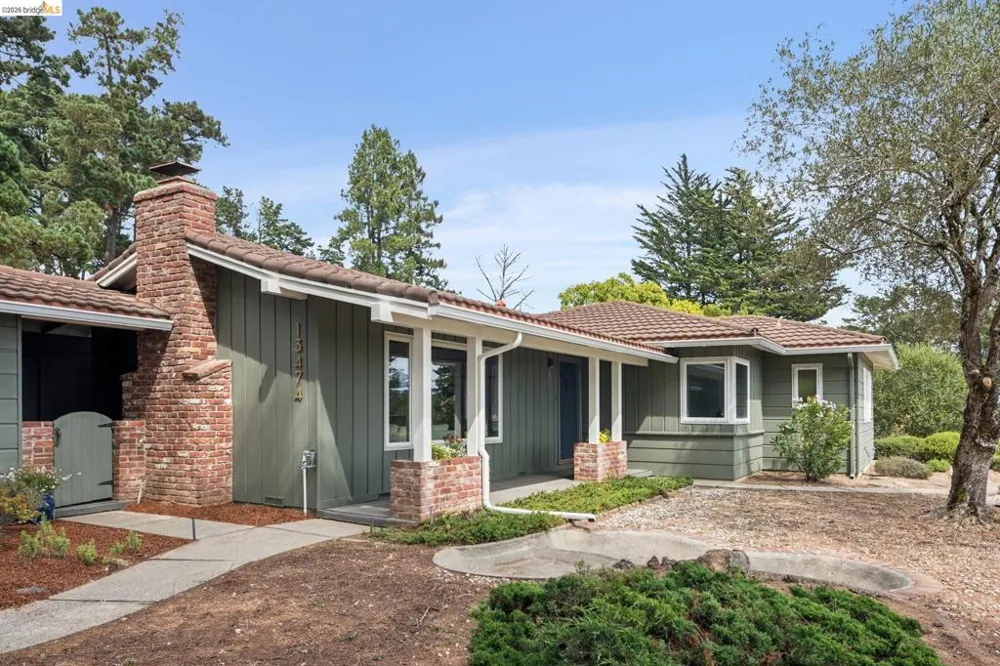 13474 Skyline Blvd Oakland, CA 94619