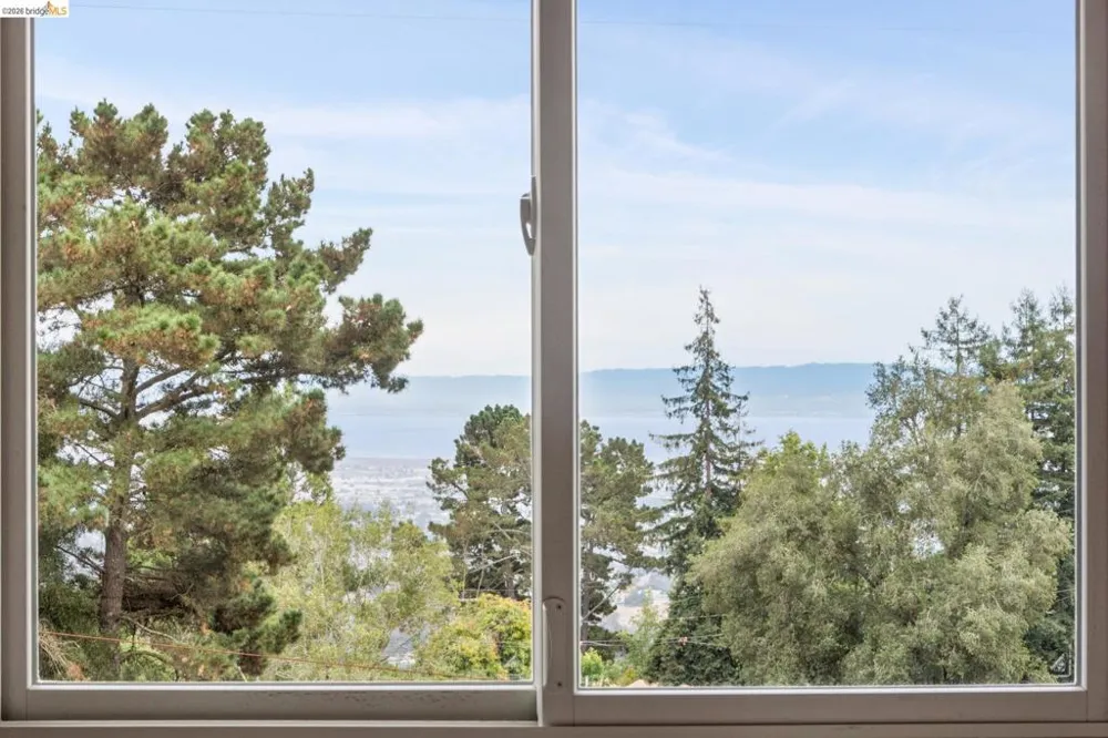13474 Skyline Blvd Oakland, CA 94619