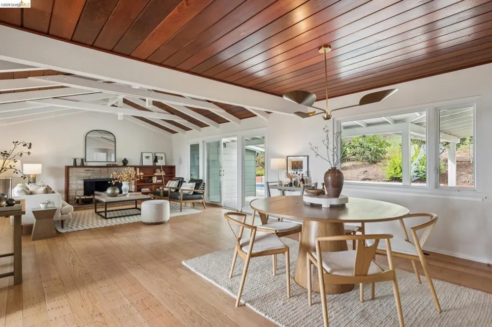 13474 Skyline Blvd Oakland, CA 94619