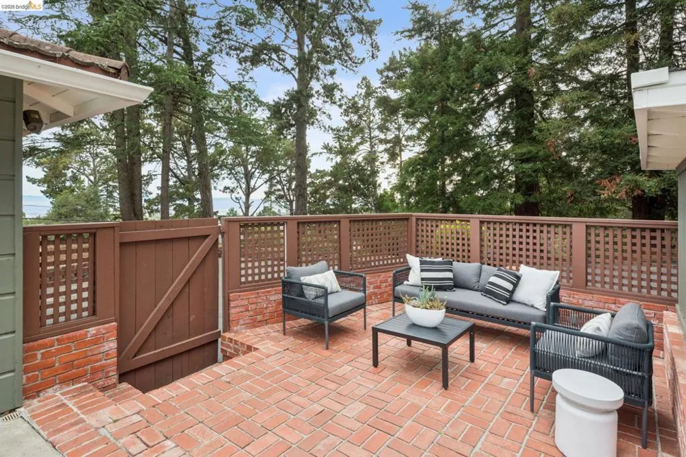 13474 Skyline Blvd Oakland, CA 94619