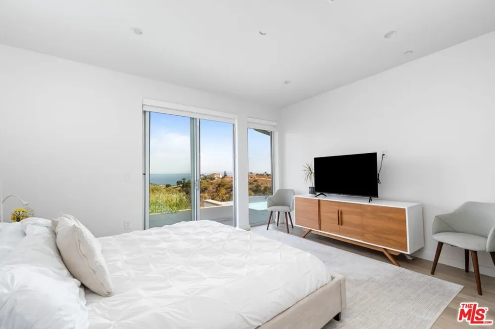 28405 Via Acero Street Malibu, CA 90265