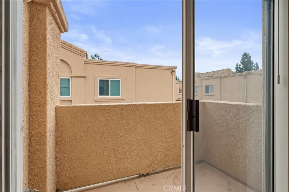 18852 Vista Del Canon #F Newhall, CA 91321