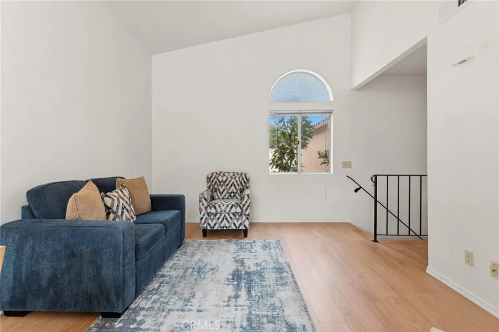 18852 Vista Del Canon #F Newhall, CA 91321