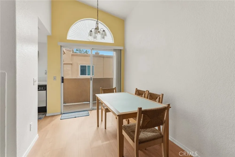 18852 Vista Del Canon #F Newhall, CA 91321
