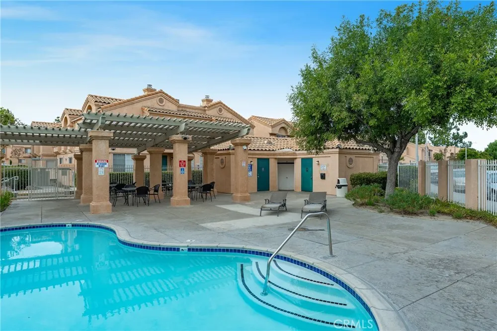 18852 Vista Del Canon #F Newhall, CA 91321