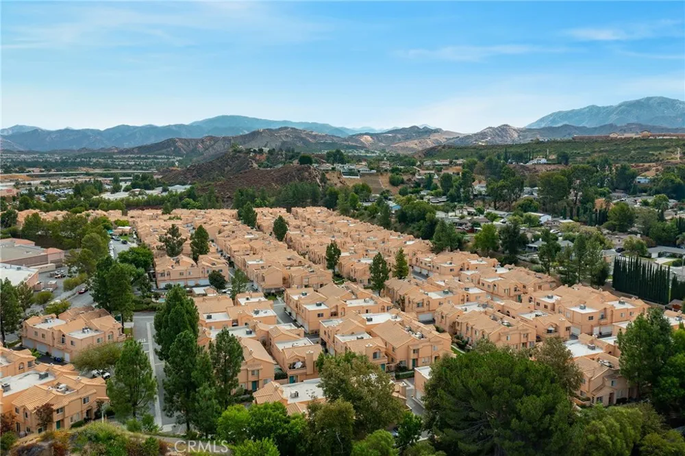 18852 Vista Del Canon #F Newhall, CA 91321