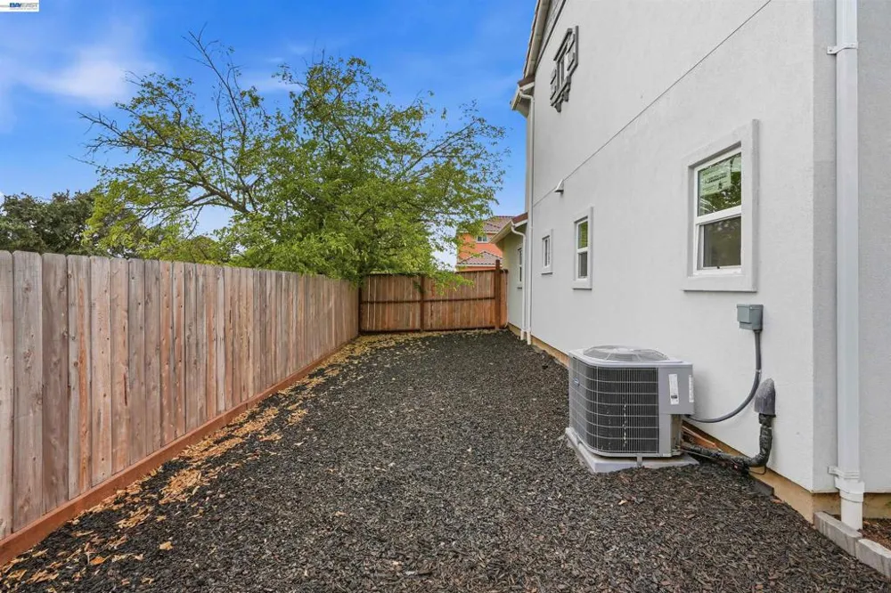 2722 Cowell Rd Concord, CA 94518