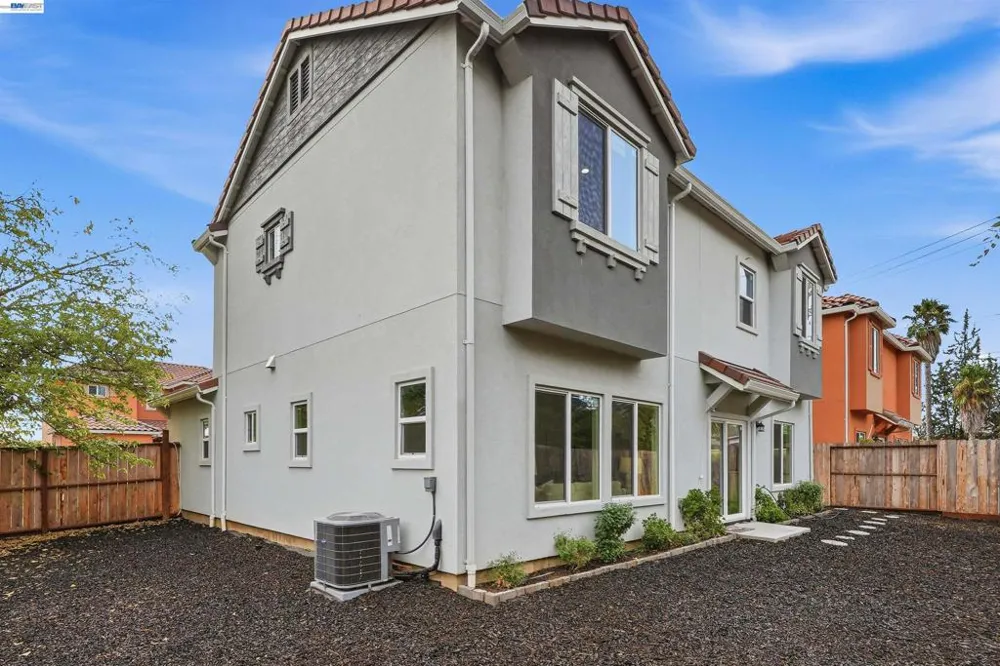2722 Cowell Rd Concord, CA 94518