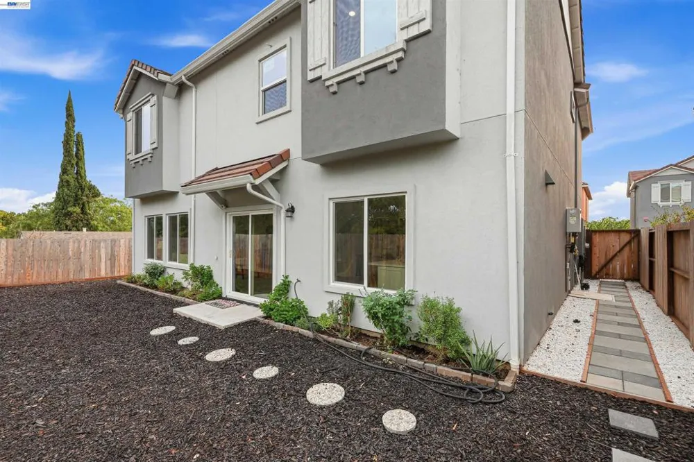2722 Cowell Rd Concord, CA 94518