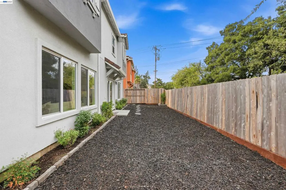 2722 Cowell Rd Concord, CA 94518