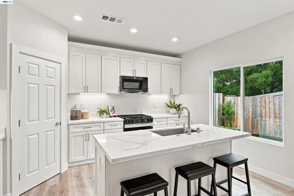 2722 Cowell Rd Concord, CA 94518
