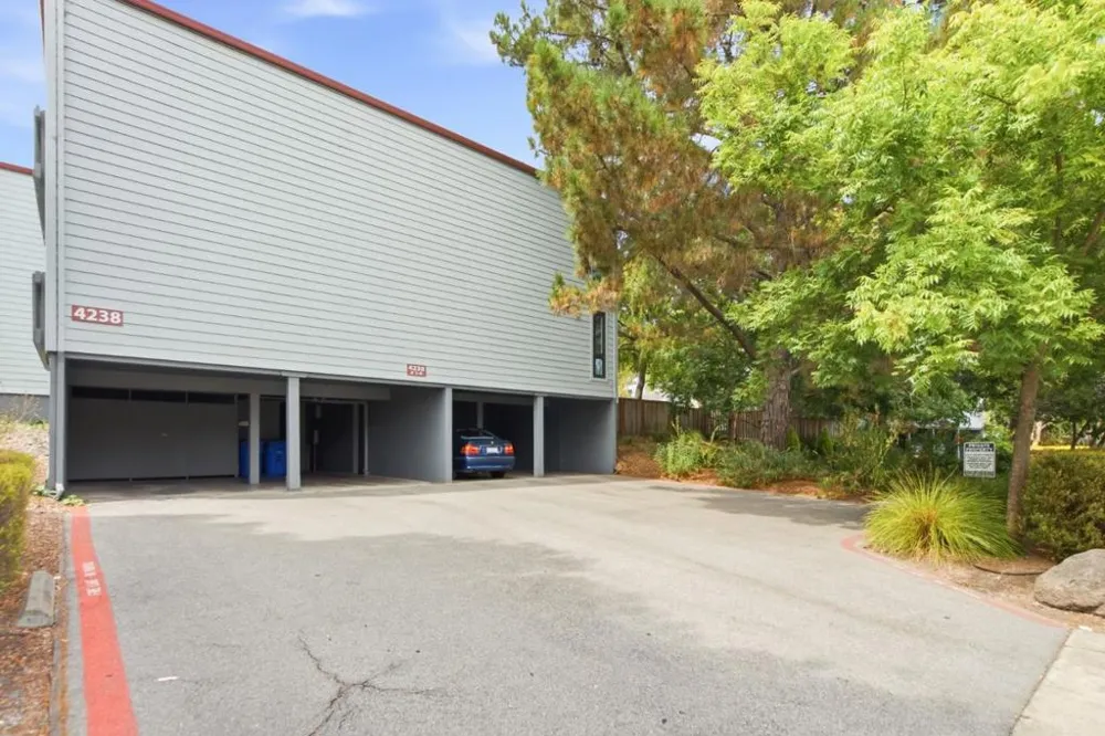 4238 George Avenue #1 San Mateo, CA 94403