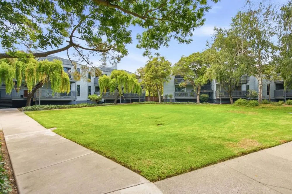4238 George Avenue #1 San Mateo, CA 94403