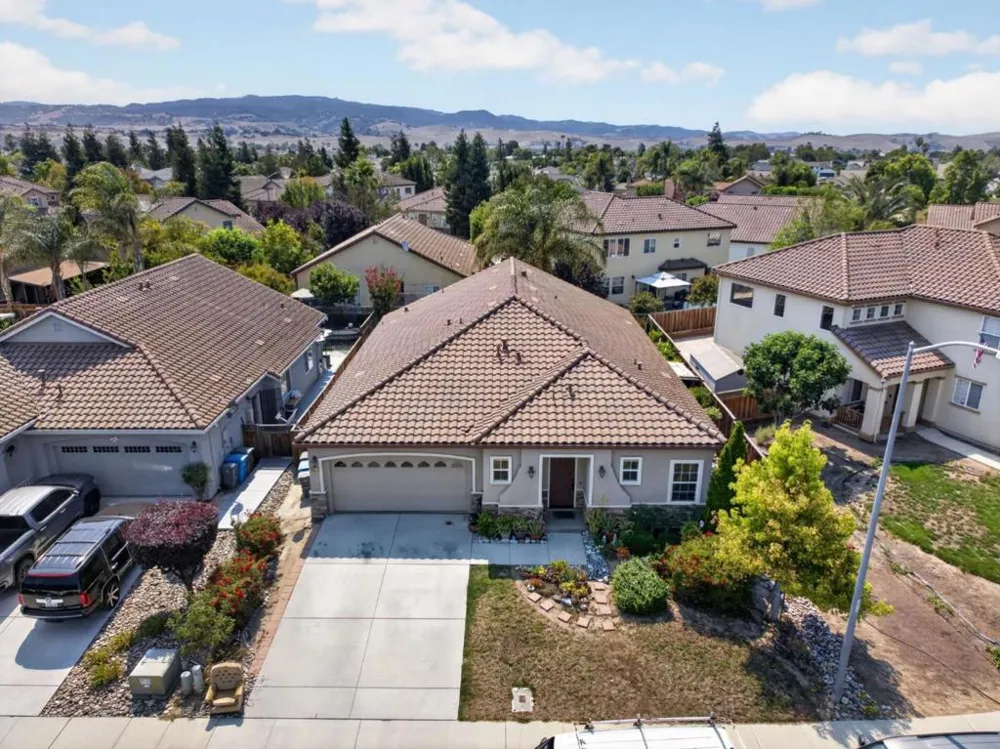 551 Hillock Drive Hollister, CA 95023