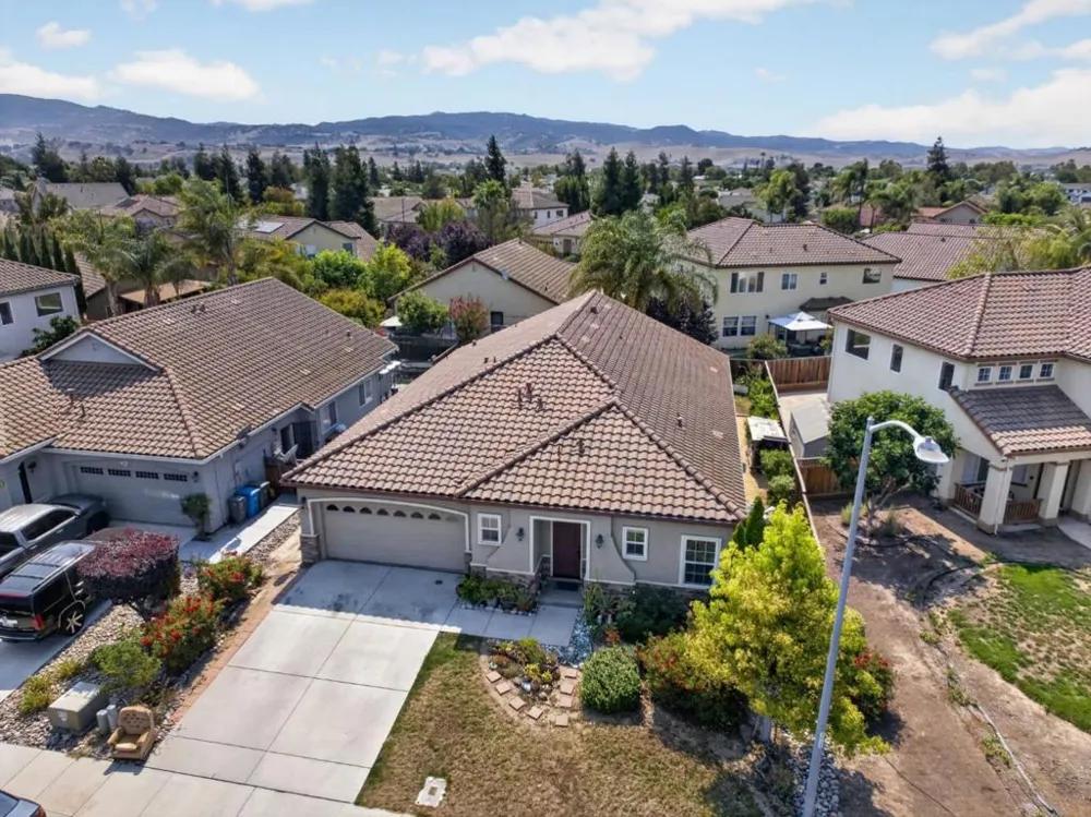 551 Hillock Drive Hollister, CA 95023