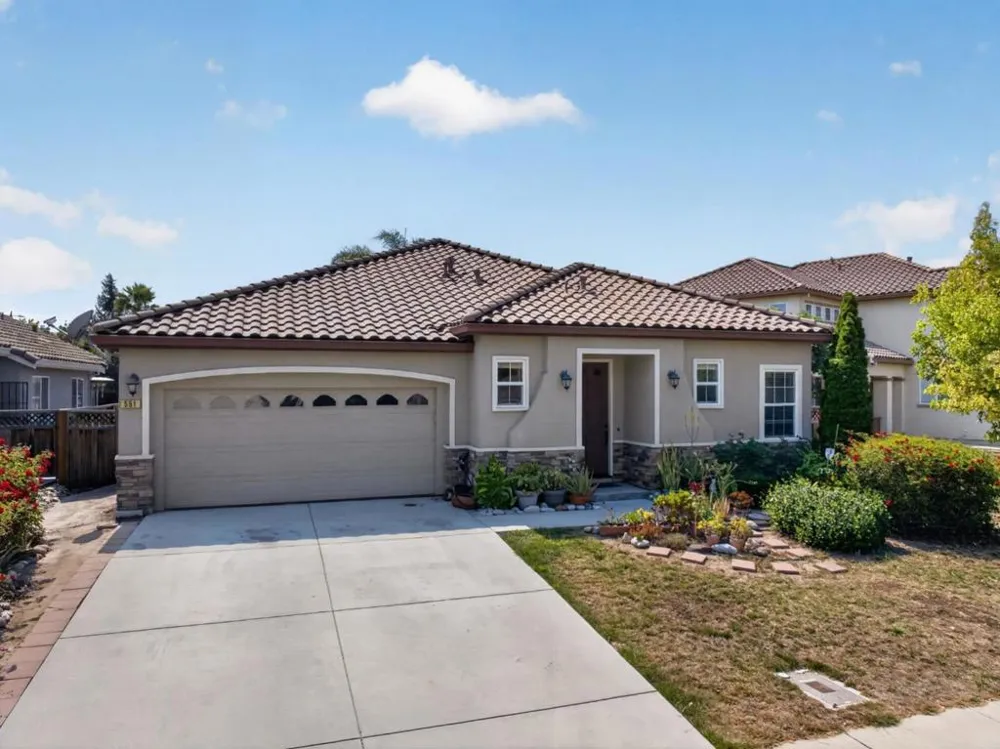 551 Hillock Drive Hollister, CA 95023