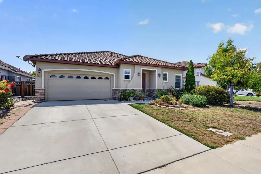 551 Hillock Drive Hollister, CA 95023