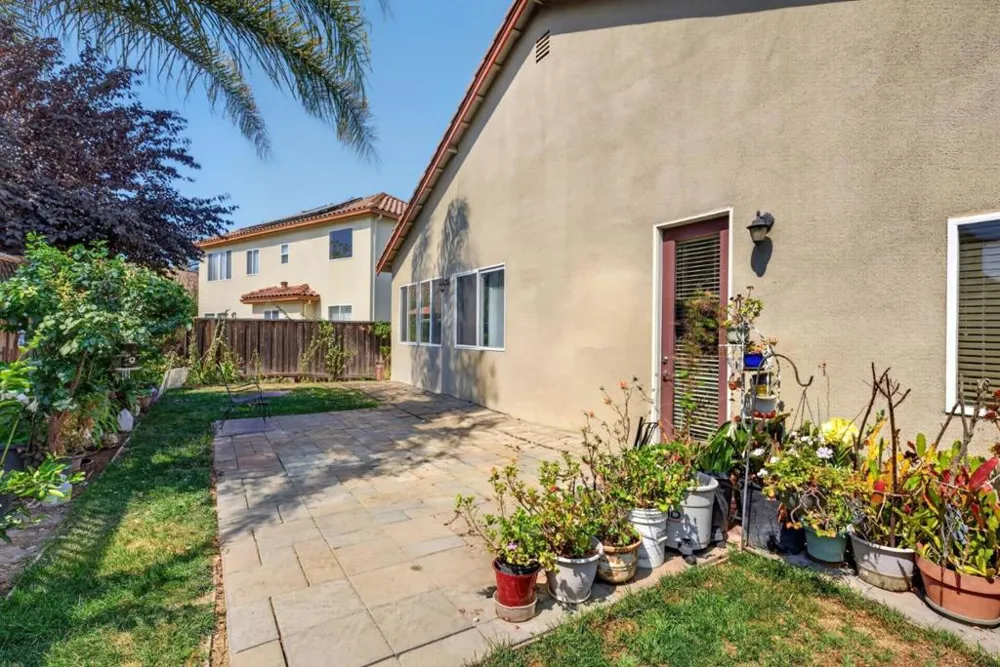 551 Hillock Drive Hollister, CA 95023