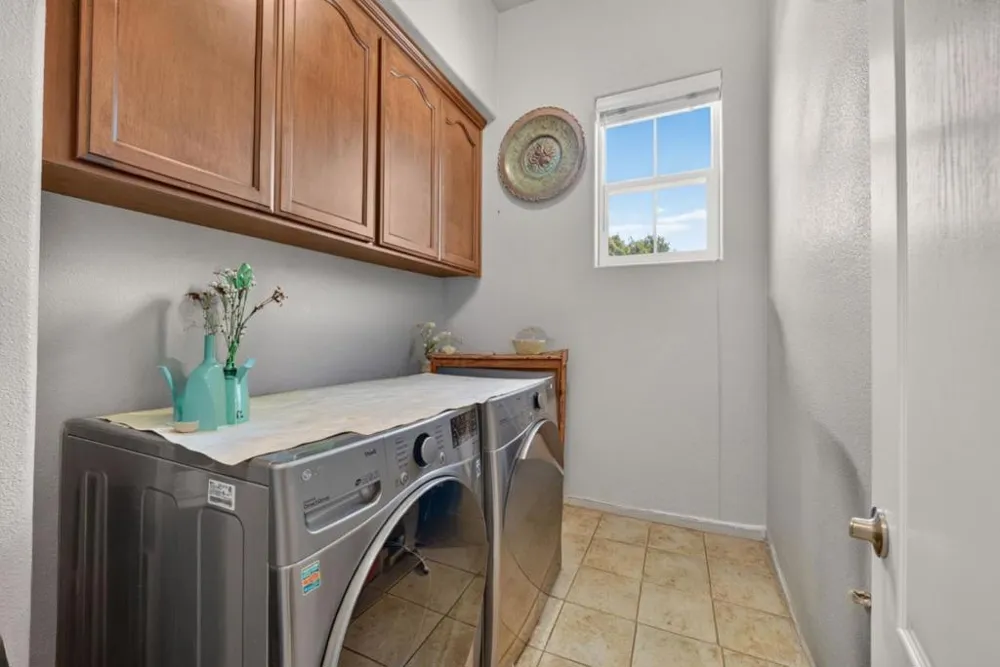 551 Hillock Drive Hollister, CA 95023