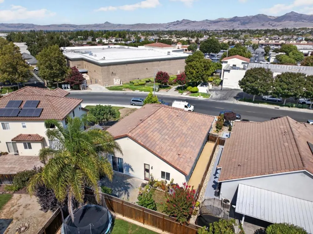 551 Hillock Drive Hollister, CA 95023
