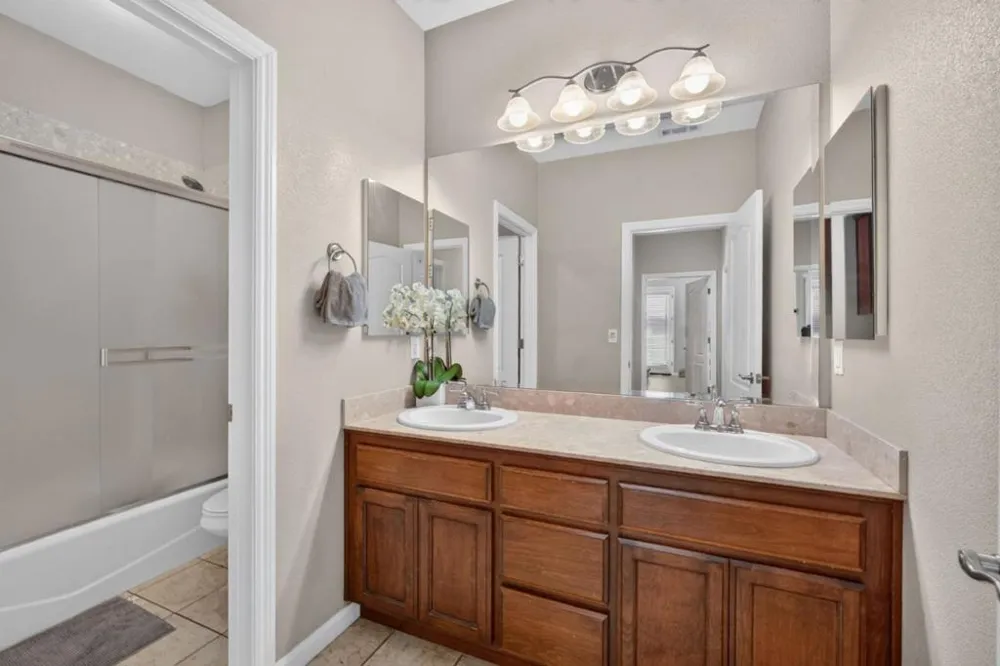 551 Hillock Drive Hollister, CA 95023