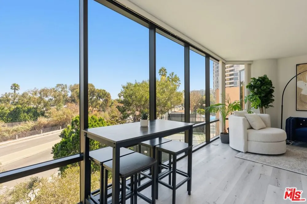4316 Marina City Dr #310G Marina del Rey, CA 90292