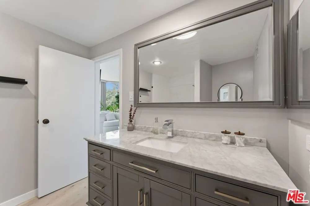 4316 Marina City Dr #310G Marina del Rey, CA 90292