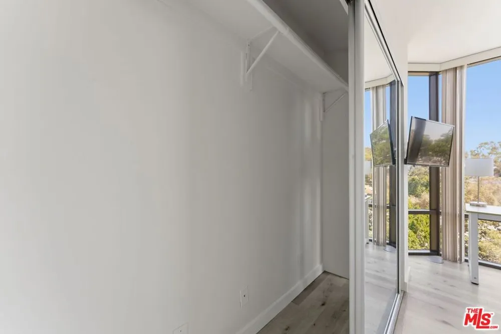 4316 Marina City Dr #310G Marina del Rey, CA 90292