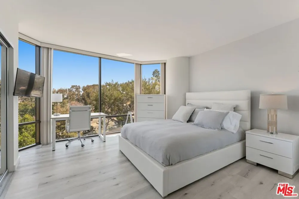 4316 Marina City Dr #310G Marina del Rey, CA 90292