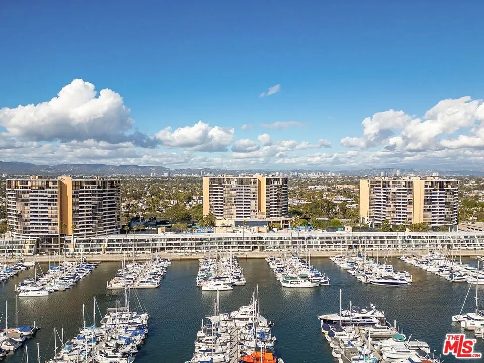 4316 Marina City Dr #310G Marina del Rey, CA 90292