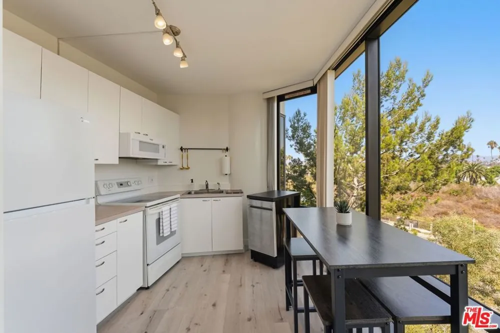 4316 Marina City Dr #310G Marina del Rey, CA 90292