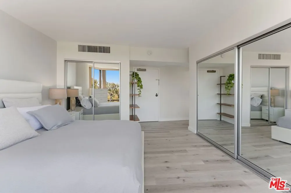 4316 Marina City Dr #310G Marina del Rey, CA 90292