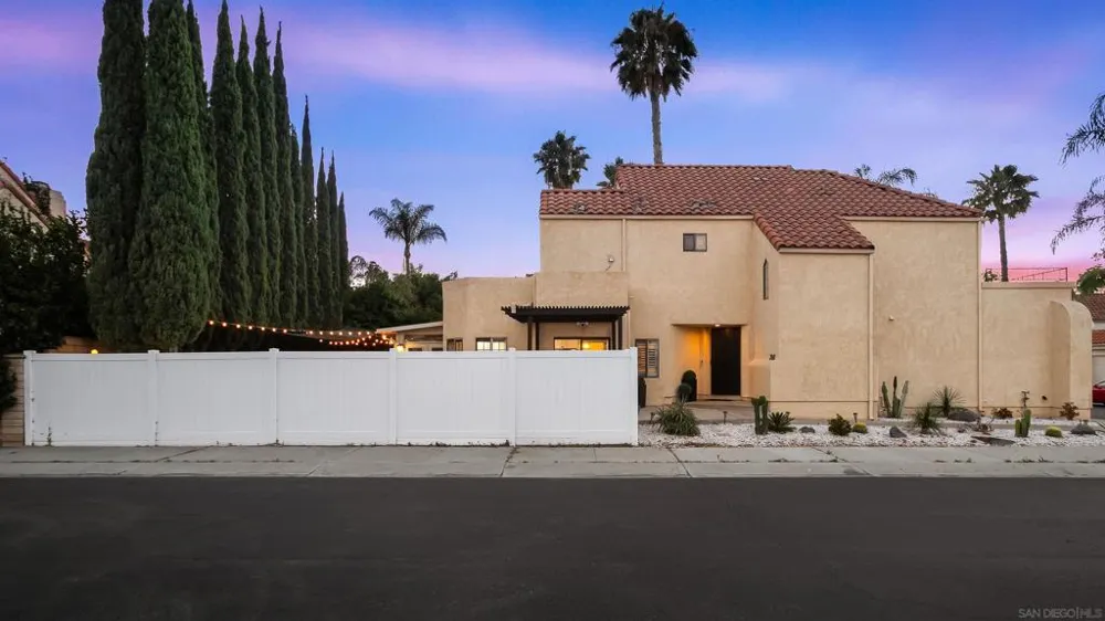 2161 Villa Sonoma Glen Escondido, CA 92029