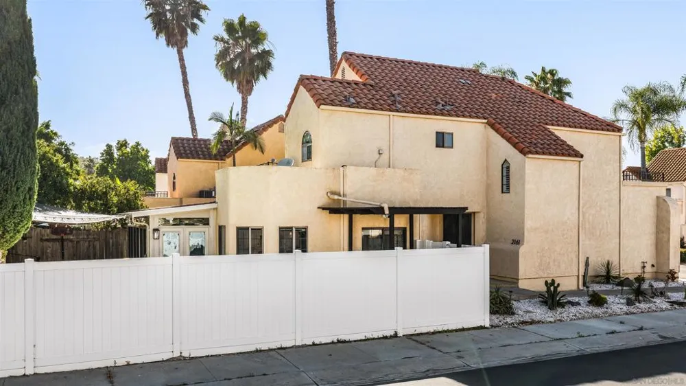 2161 Villa Sonoma Glen Escondido, CA 92029
