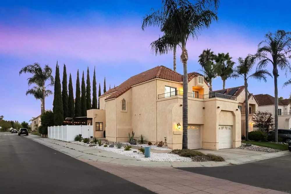 2161 Villa Sonoma Glen Escondido, CA 92029