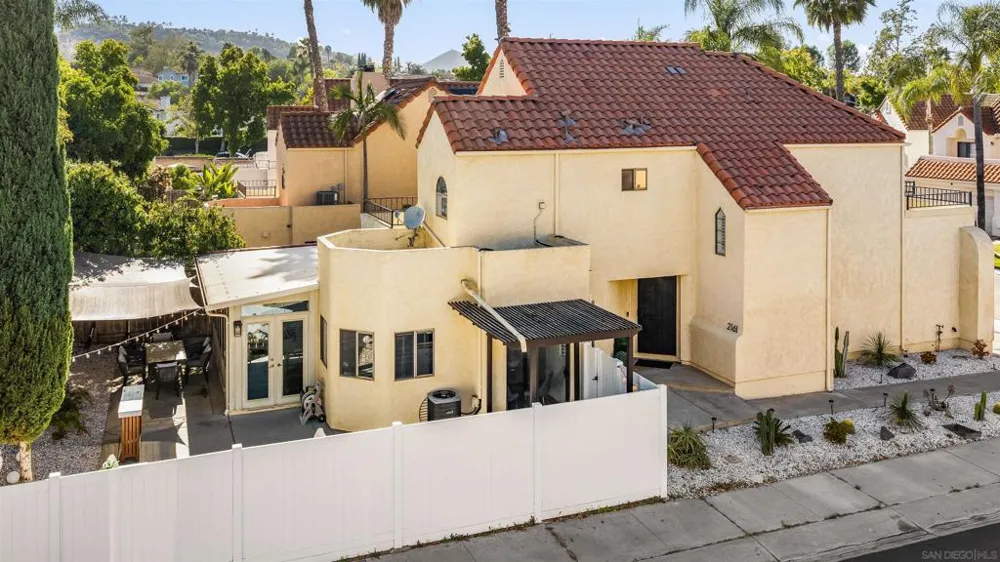 2161 Villa Sonoma Glen Escondido, CA 92029