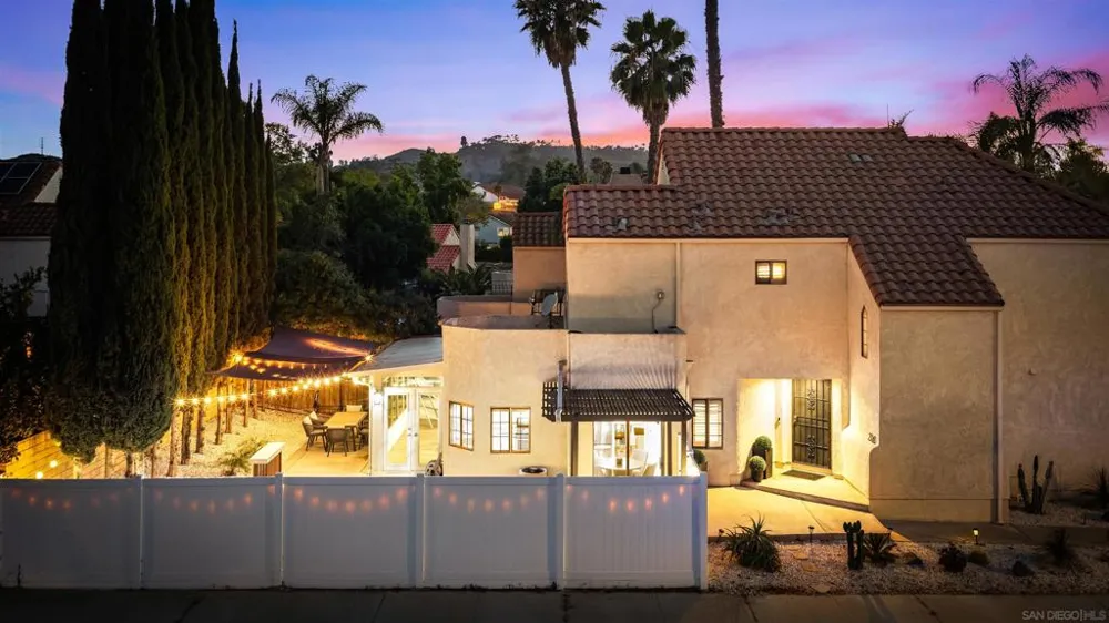 2161 Villa Sonoma Glen Escondido, CA 92029
